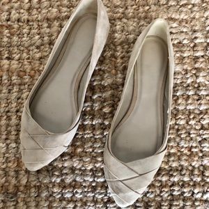 ALDO 7.5 size tan velvet shoes
